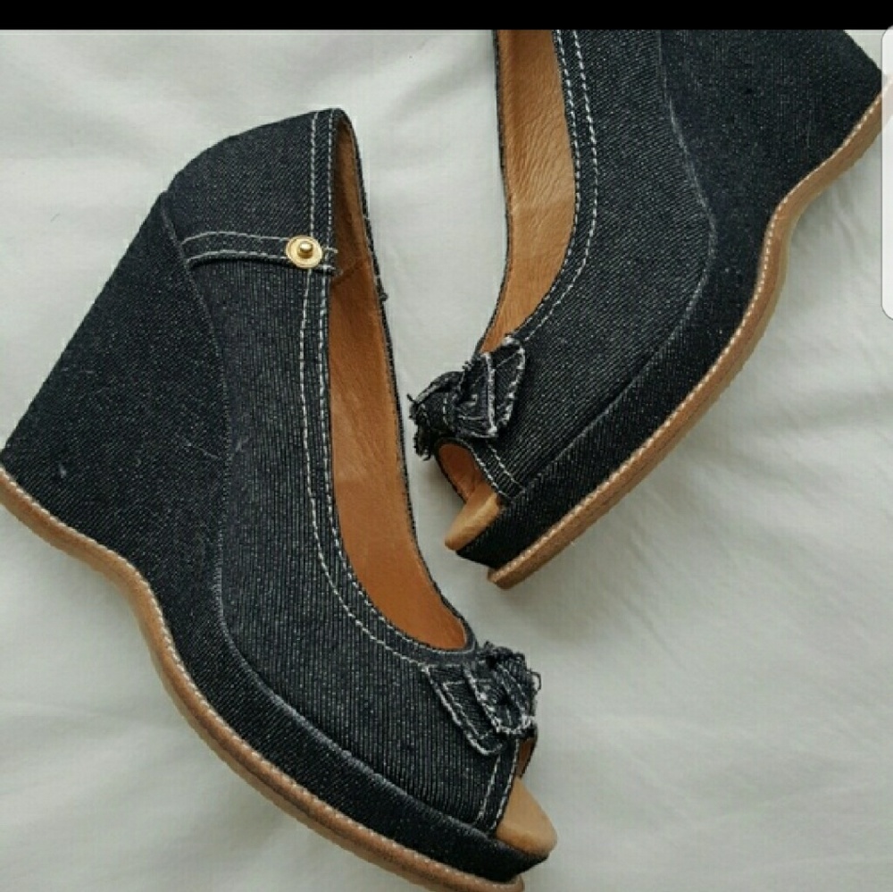 Wedge heels